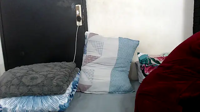 SexyBibi25 webcam
