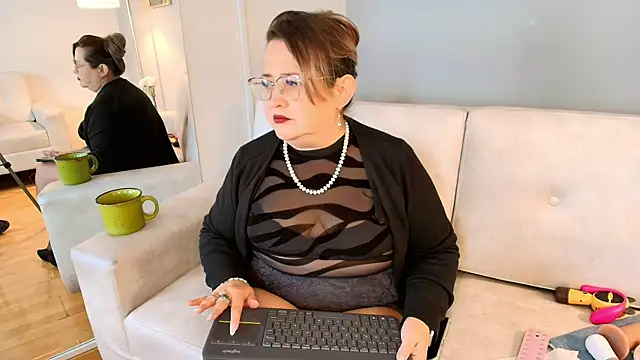 MartinaCaycedo webcam