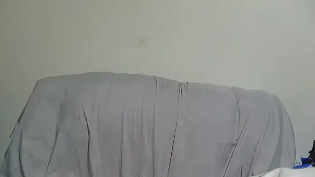 sluttylaura21 webcam