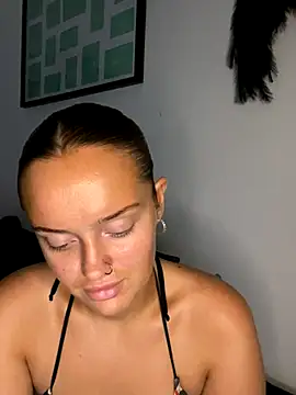 Onlinegirl321 webcam