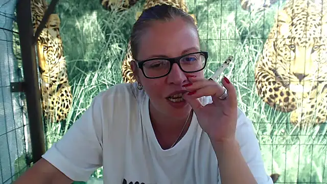 LadyHellene webcam