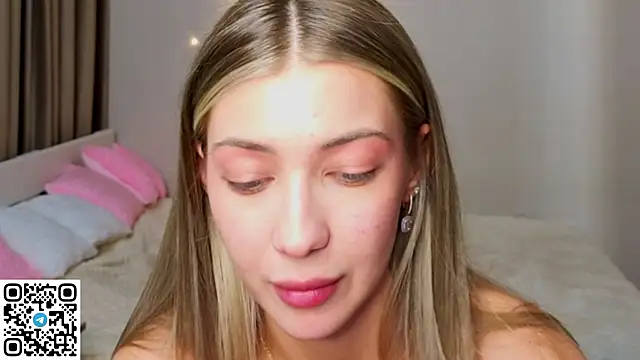 Martina_Isseee webcam