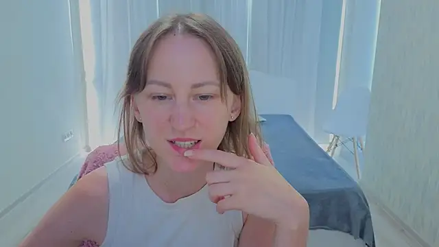 LuluChiiii webcam