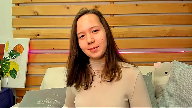 Laura_Ellinss webcam