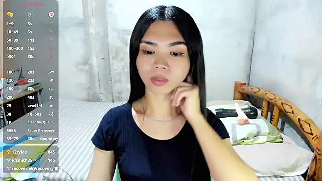 UrHotSexyShine webcam