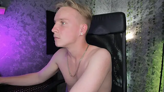 AlexxSweet webcam