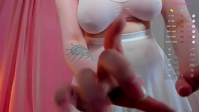 ShayaSilk webcam
