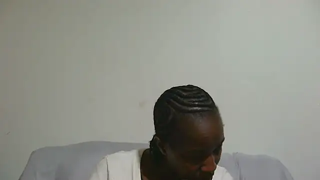 sluttylaura21 webcam
