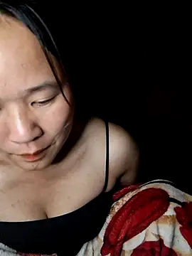 MayLo002 webcam