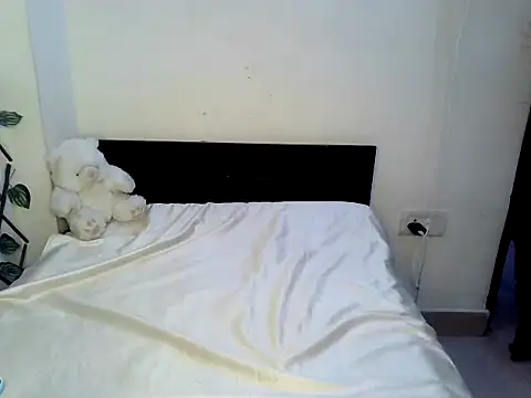 ms_mayaa webcam