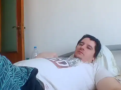hugecock4u1990 webcam