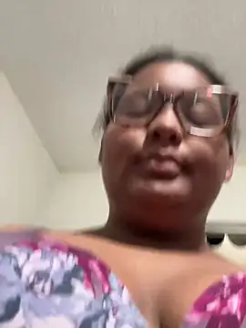 sexcam chatroom PoppyLuxe
