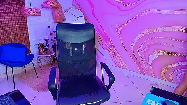 VictoriaaBlair webcam