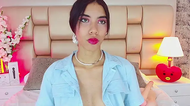 BellaHarper1 webcam