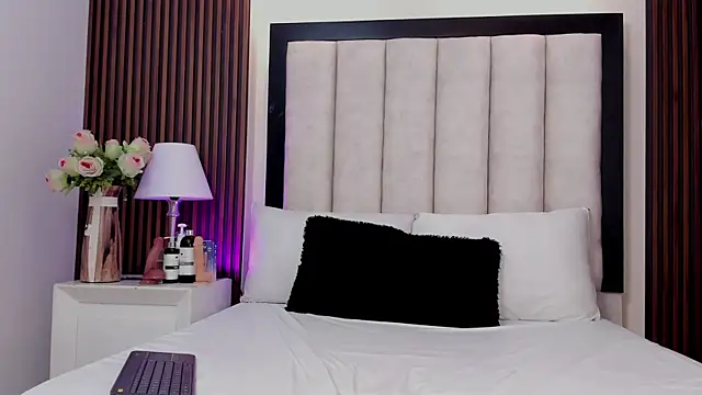 Sophie_Leclair webcam