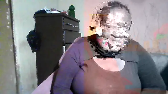 sexybigboobz webcam