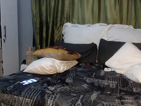 Foxybrownxx1 webcam