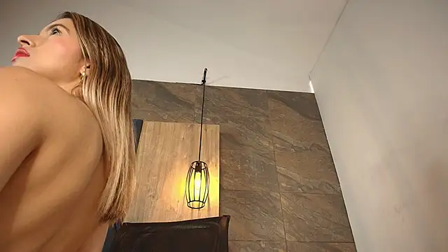 Barbiie_98 webcam