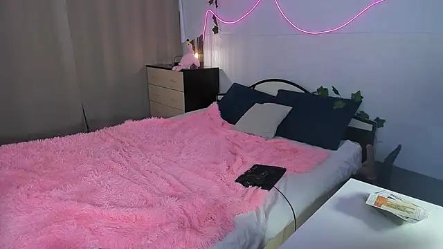 mierofwof - Mierofwof's free webcam