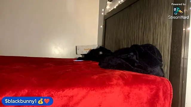 BlackBunnii webcam