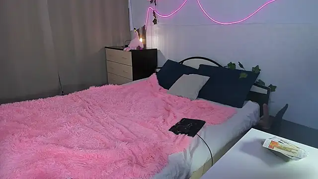 mierofwof - Mierofwof's free webcam