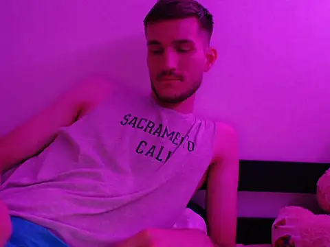 yoyoboy988 webcam