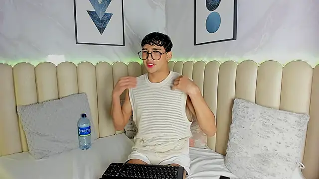 Maxstrong022 webcam