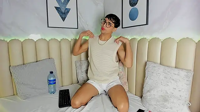 Maxstrong022 webcam