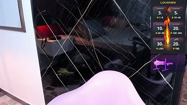 abby_blond_