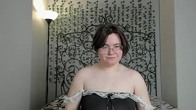 Alice_smile_for_me