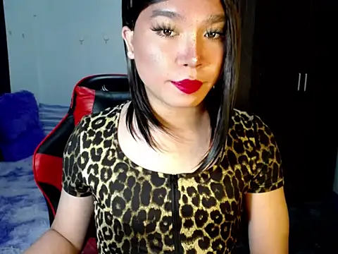 Urassiansweetcummer webcam