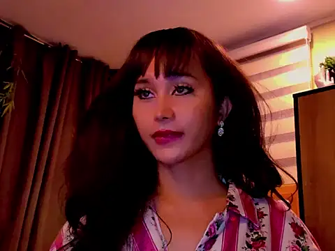 YOURCRISTINAS webcam