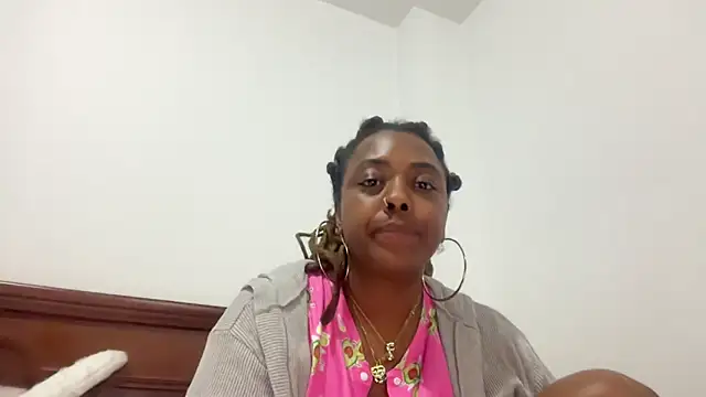 ChocolateCakeQueen webcam