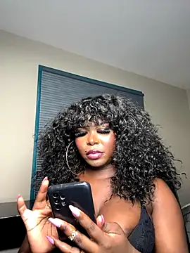 WomanNextdoor1 webcam