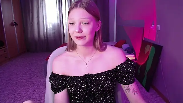 miawhip webcam