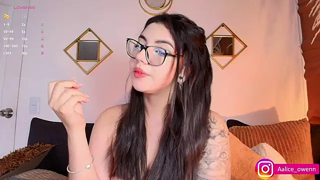 aliceowenn - Aliceowenn's free webcam - UK Sex Cams