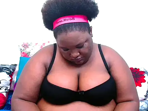 chubbyboobsxxx - ChubbyBoobsxxx's free webcam - UK Sex Cams