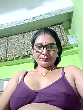 Hot-Priya999 webcam