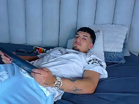 Maax_Steel_ webcam