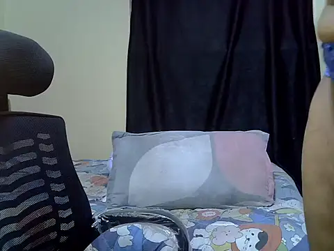 Horny-slut_ webcam