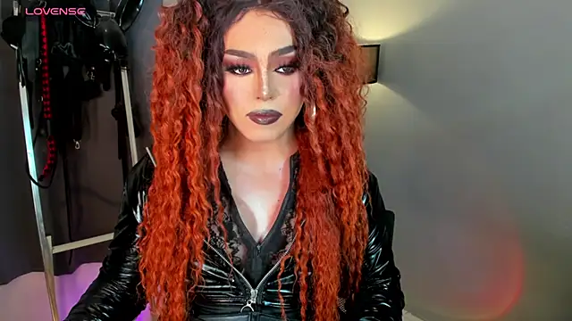 DominaAurumXXX webcam