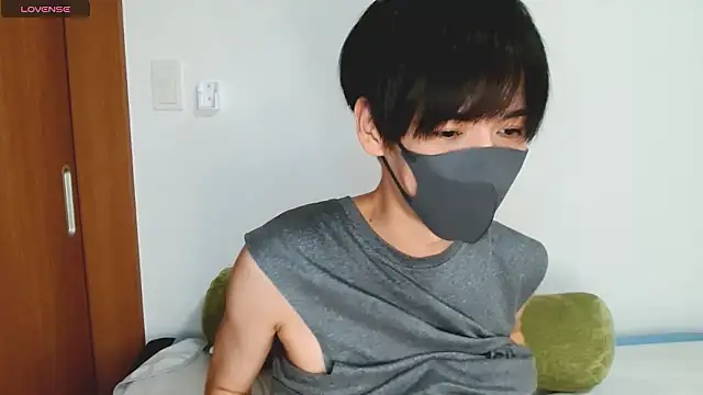 itsme_LEON Live Webcam on Stripchat