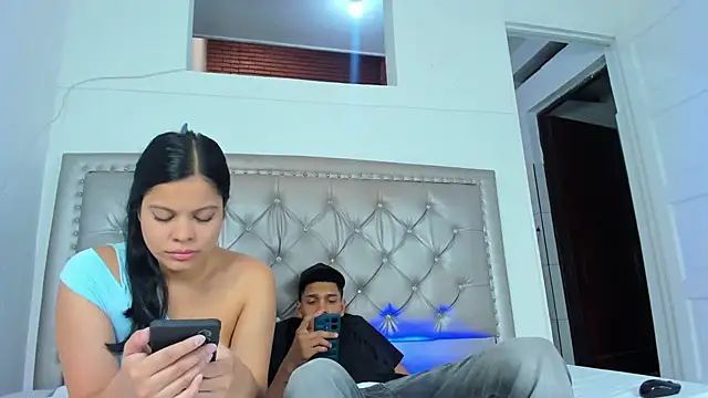 Lucy_and_juan1 webcam