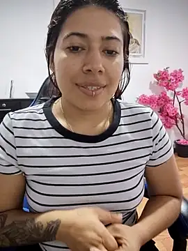 Carolina-petite webcam