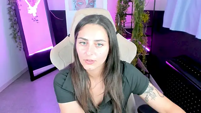 ValeriiMills webcam