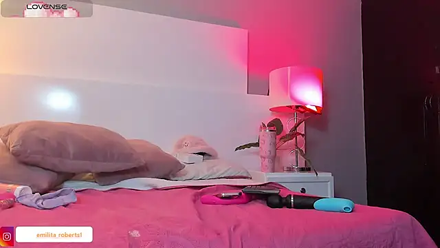 emily_roberts1 webcam