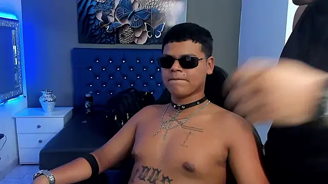 CrisAndErick webcam