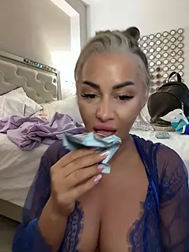 KirstieVegas