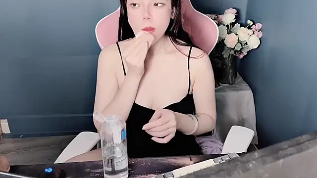 Love-LittleGirl webcam