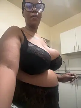 THICKBUNNYCHICKxxx webcam